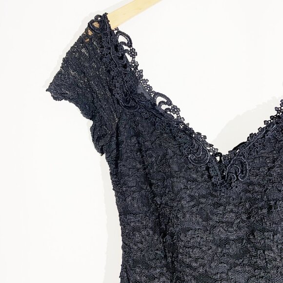 Vintage Black Stretch Lace Dress with Sweetheart Neckline / size Small - Picture 6 of 15